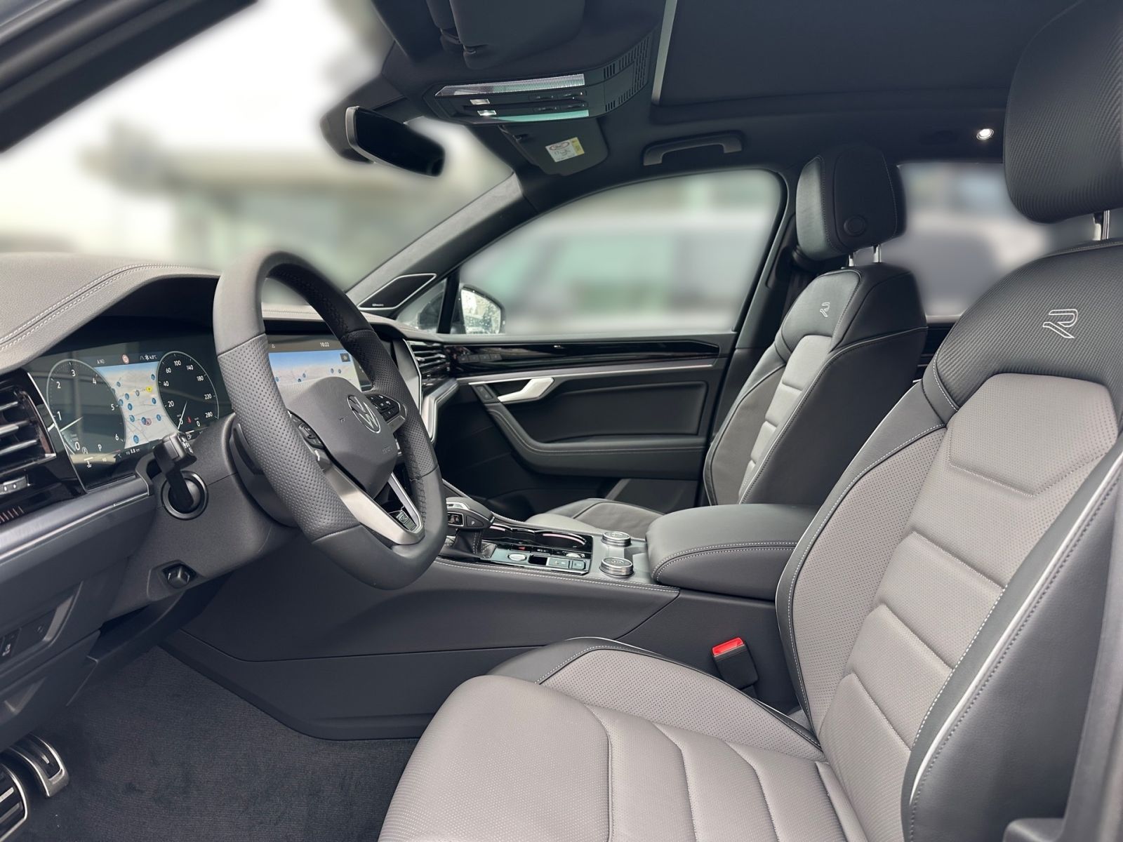 Fahrzeugabbildung Volkswagen Touareg R-Line 3,0l TDI 286 PS 4M SHZ NAVI ACC