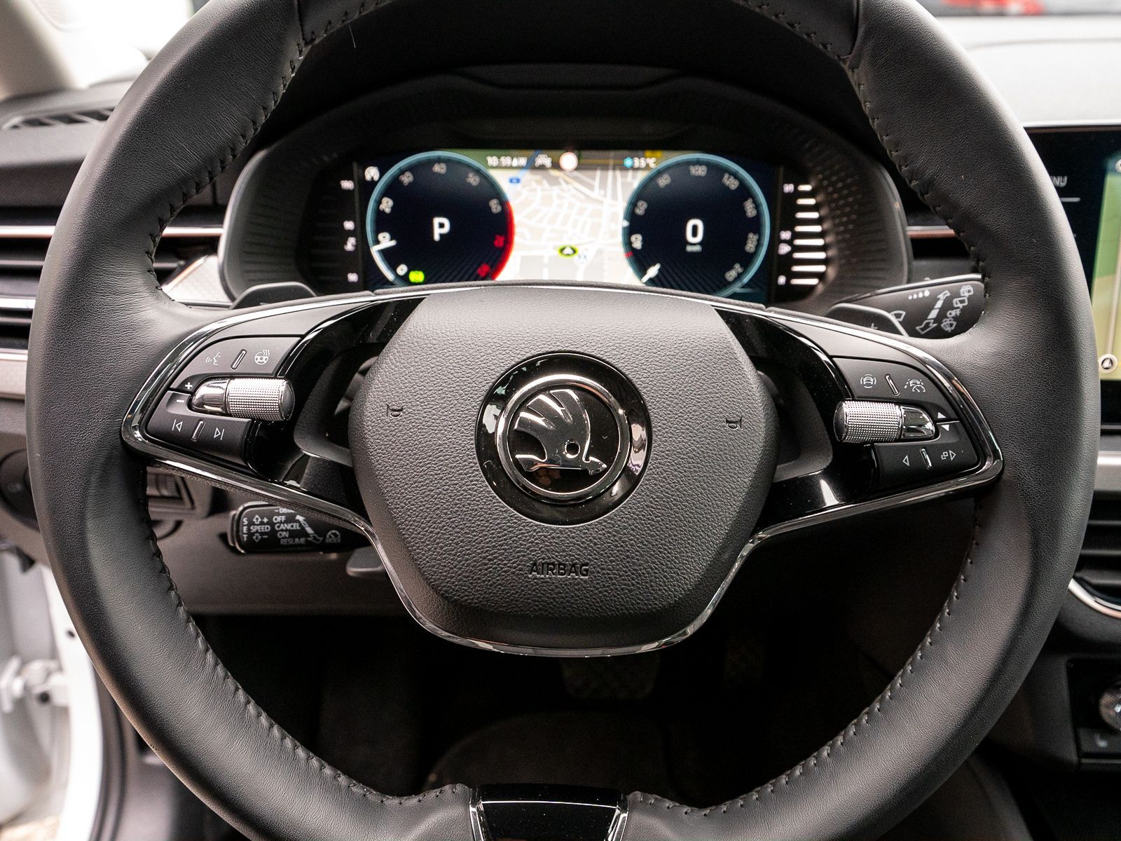 Fahrzeugabbildung SKODA Kamiq Style 1.5 TSI DSG LED Navi RFK ACC SHZ AHK