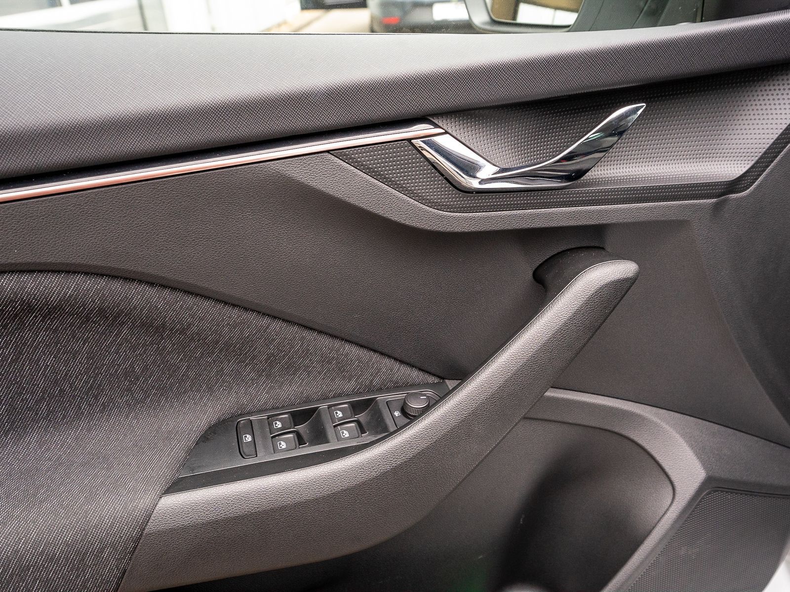 Fahrzeugabbildung SKODA Kamiq Style 1.5 TSI DSG LED Navi RFK ACC SHZ AHK