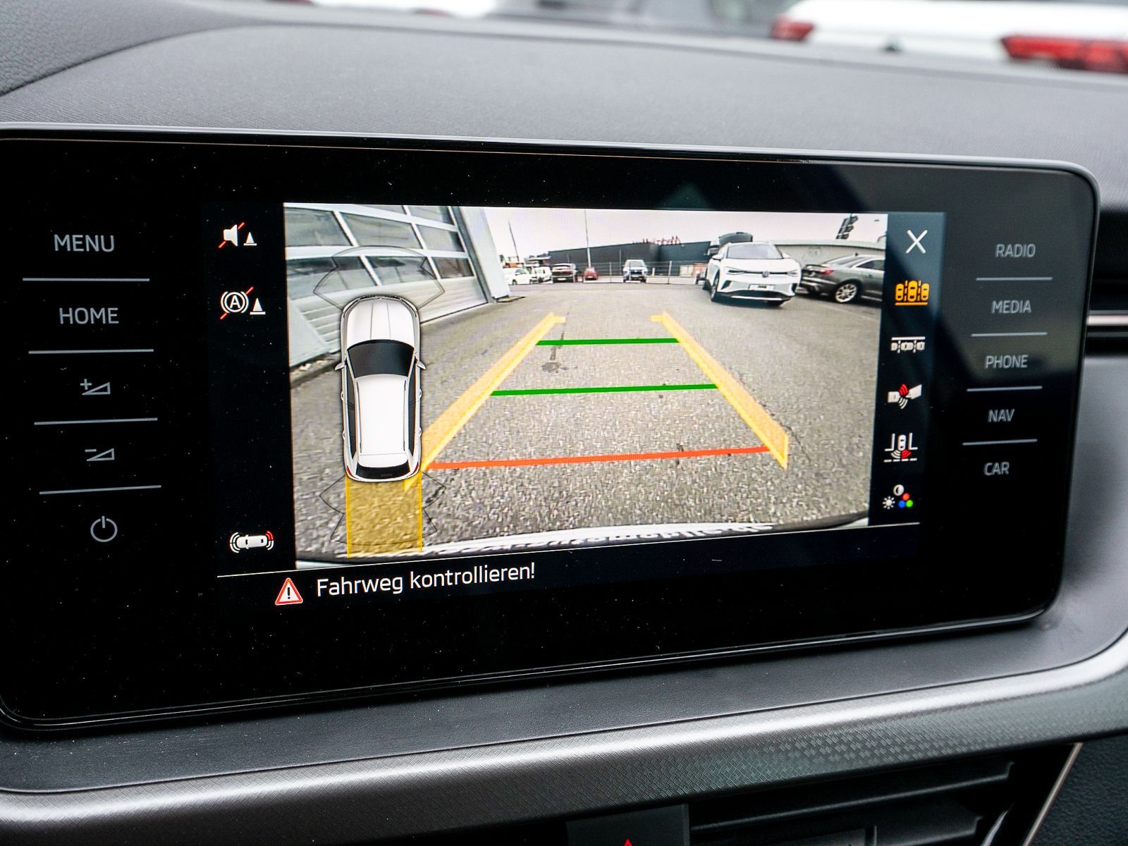 Fahrzeugabbildung SKODA Kamiq Style 1.5 TSI DSG LED Navi RFK ACC SHZ AHK