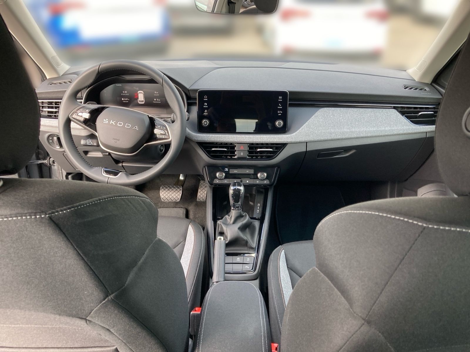 Fahrzeugabbildung SKODA Kamiq Tour 1,0 TSI 116PS DSG ACC Kamera PDC SHZ