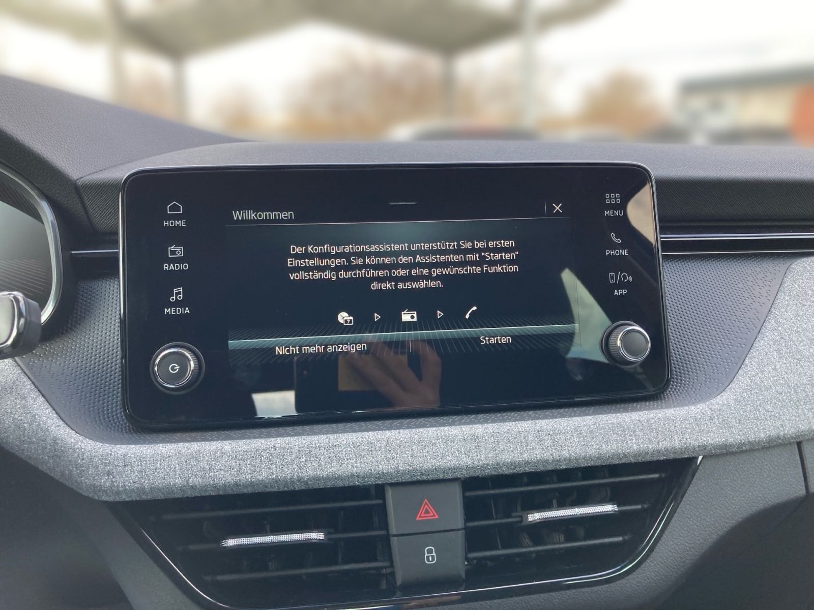 Fahrzeugabbildung SKODA Kamiq Tour 1,0 TSI 116PS DSG ACC Kamera PDC SHZ