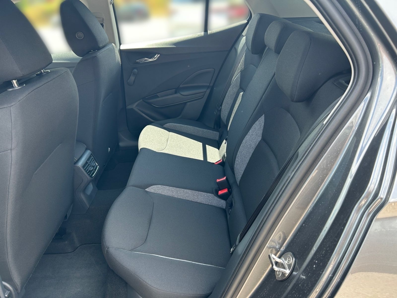 Fahrzeugabbildung SKODA Fabia Essence 1,0MPI 80PS Schaltgetriebe SHZ PDC