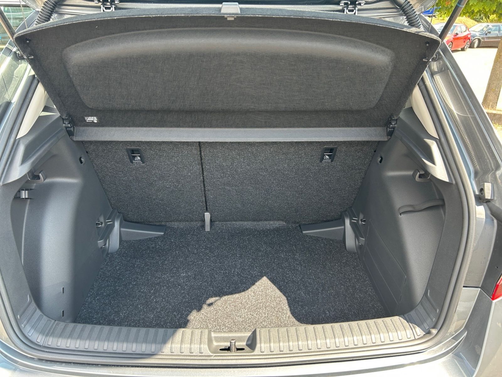 Fahrzeugabbildung SKODA Fabia Essence 1,0MPI 80PS Schaltgetriebe SHZ PDC