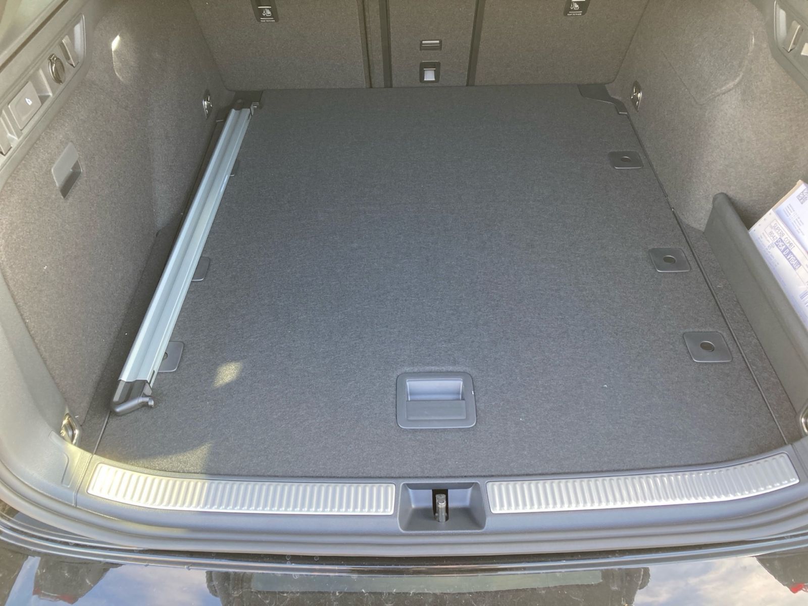 Fahrzeugabbildung SKODA Superb Combi Sportline 2,0 TDI 193PS DSG 4x4 AHK