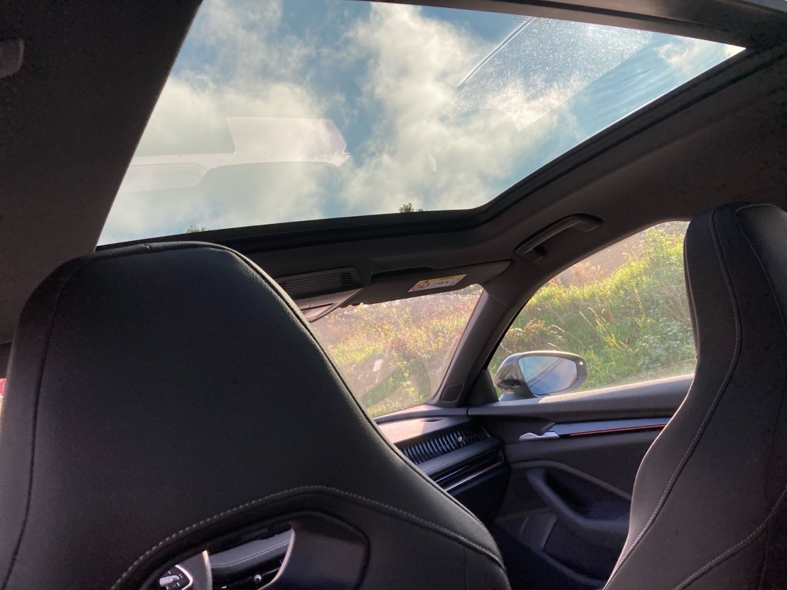 Fahrzeugabbildung SKODA Superb Combi Sportline 2,0 TDI 193PS DSG 4x4 AHK