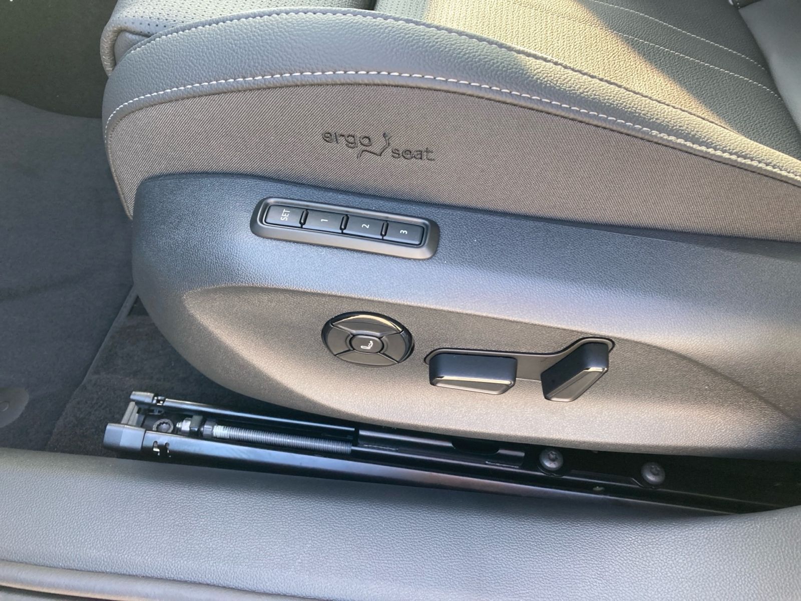 Fahrzeugabbildung SKODA Superb Combi Sportline 2,0 TDI 193PS DSG 4x4 AHK