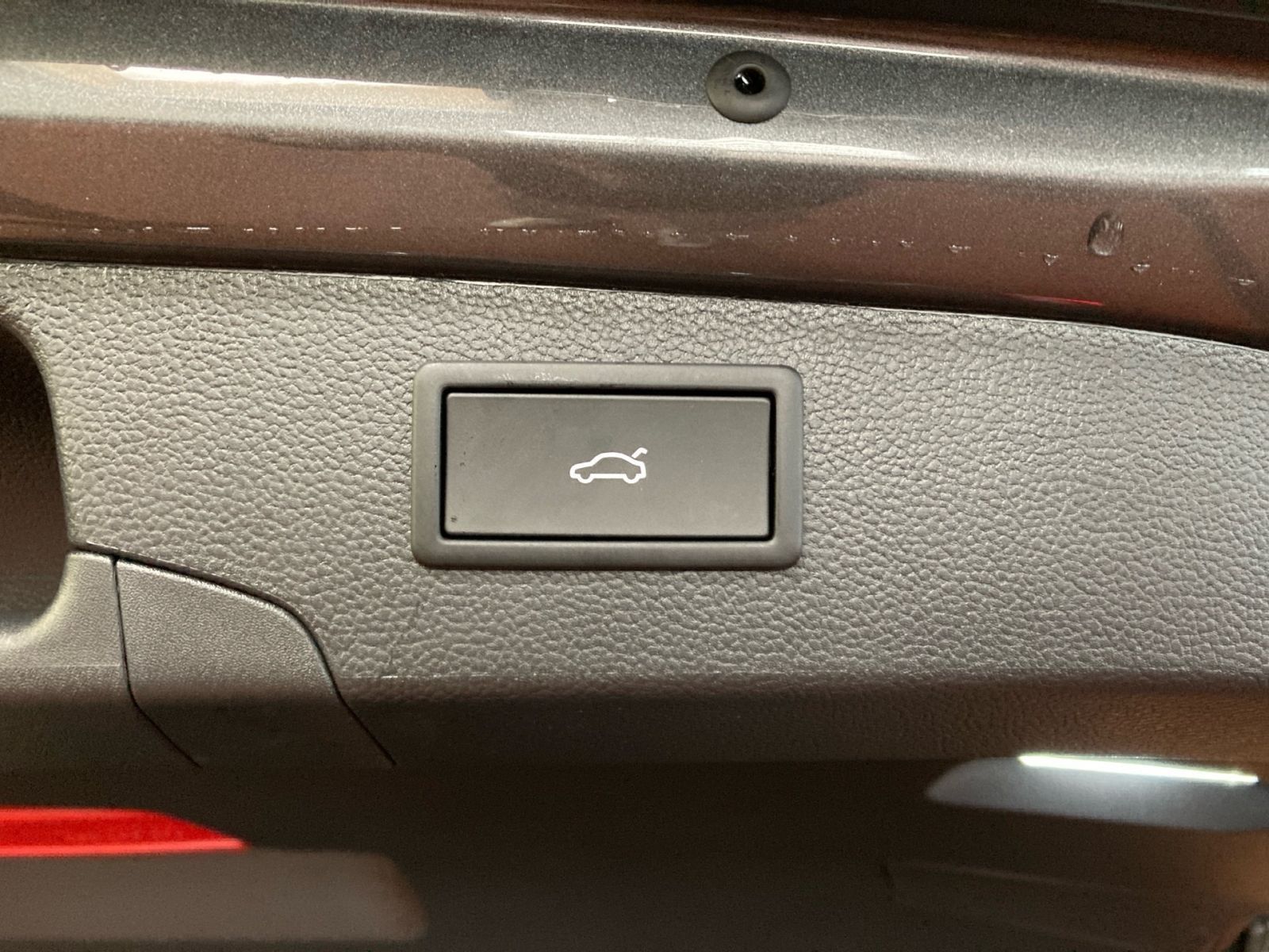 Fahrzeugabbildung SKODA Superb Combi L&K 1,5TSI iV 204PS DSG SHZ ACC AHK
