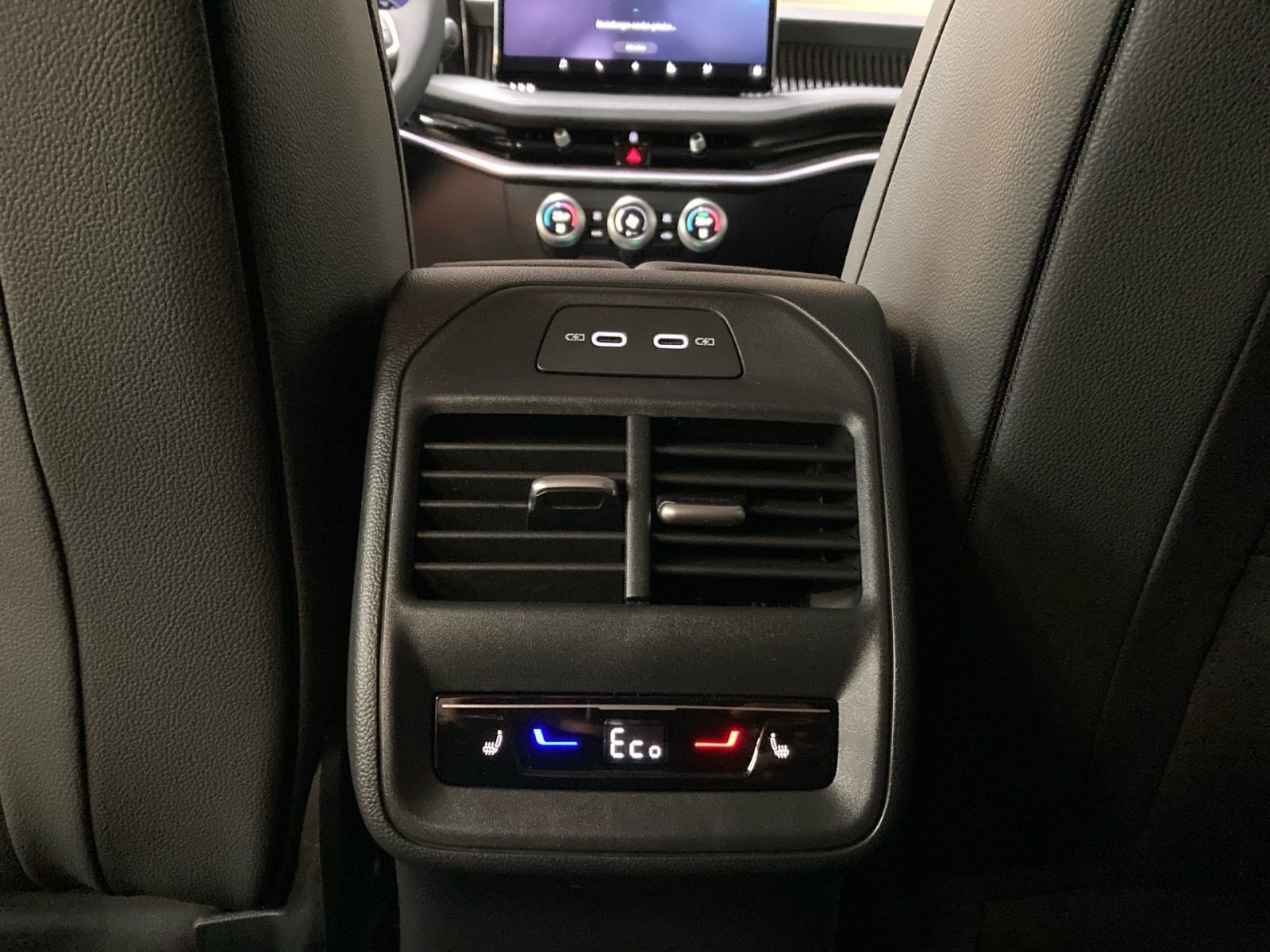 Fahrzeugabbildung SKODA Superb Combi L&K 1,5TSI iV 204PS DSG SHZ ACC AHK