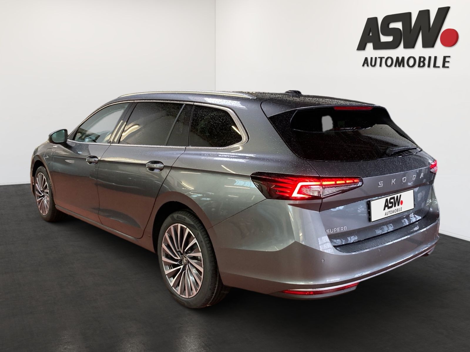 Fahrzeugabbildung SKODA Superb Combi L&K 1,5TSI iV 204PS DSG SHZ ACC AHK