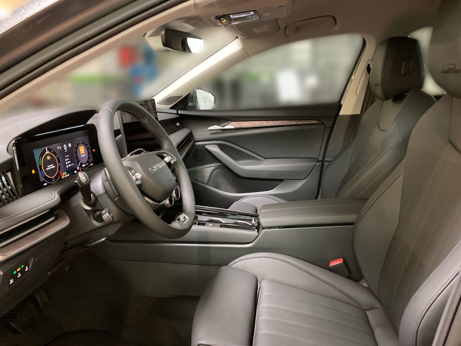 Fahrzeugabbildung SKODA Superb Combi L&K 1,5TSI iV 204PS DSG SHZ ACC AHK