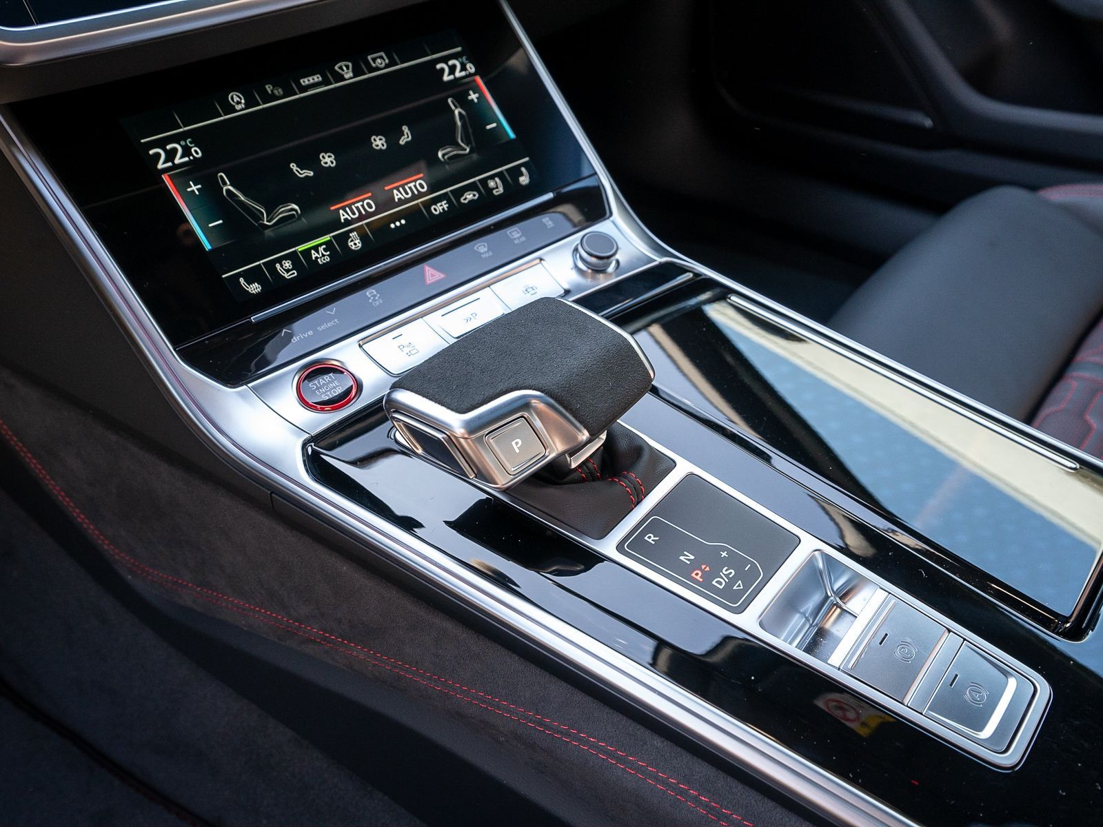 Fahrzeugabbildung Audi RS 6 Avant performance 463(630) kW( PS) tiptroni