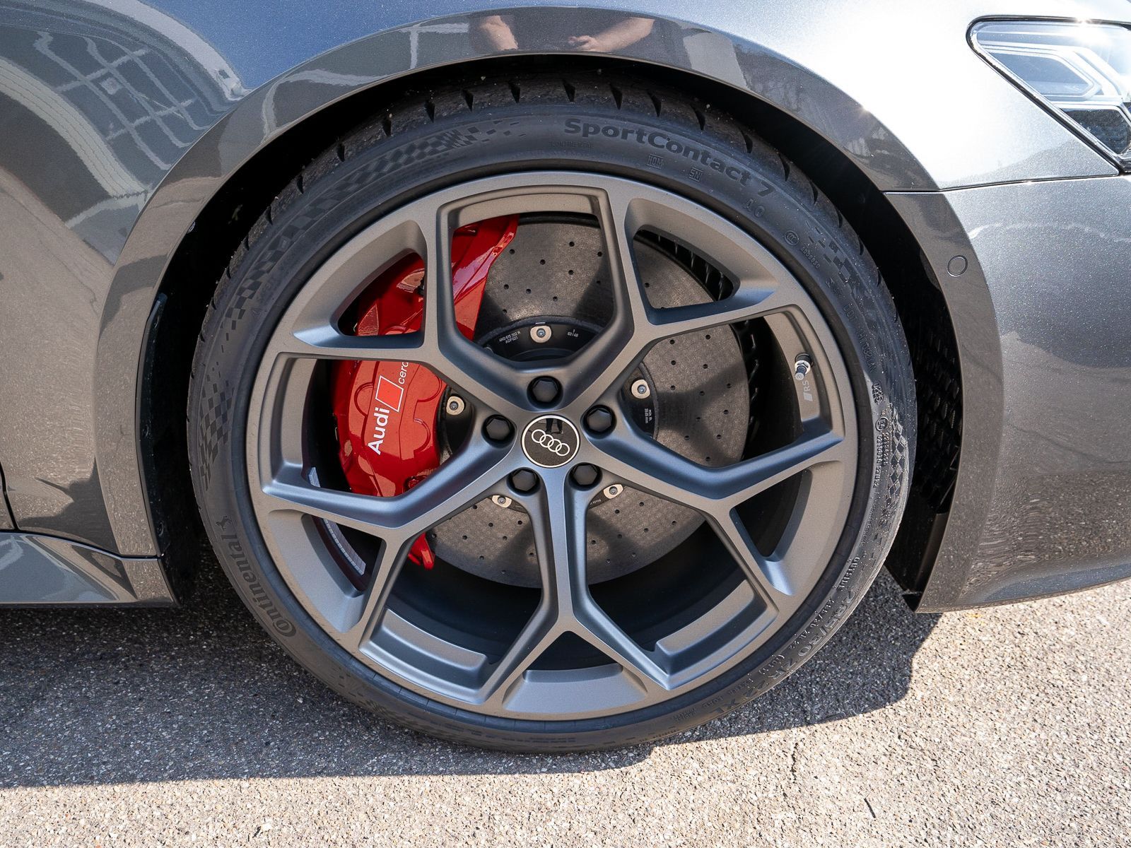 Fahrzeugabbildung Audi RS 6 Avant performance 463(630) kW( PS) tiptroni