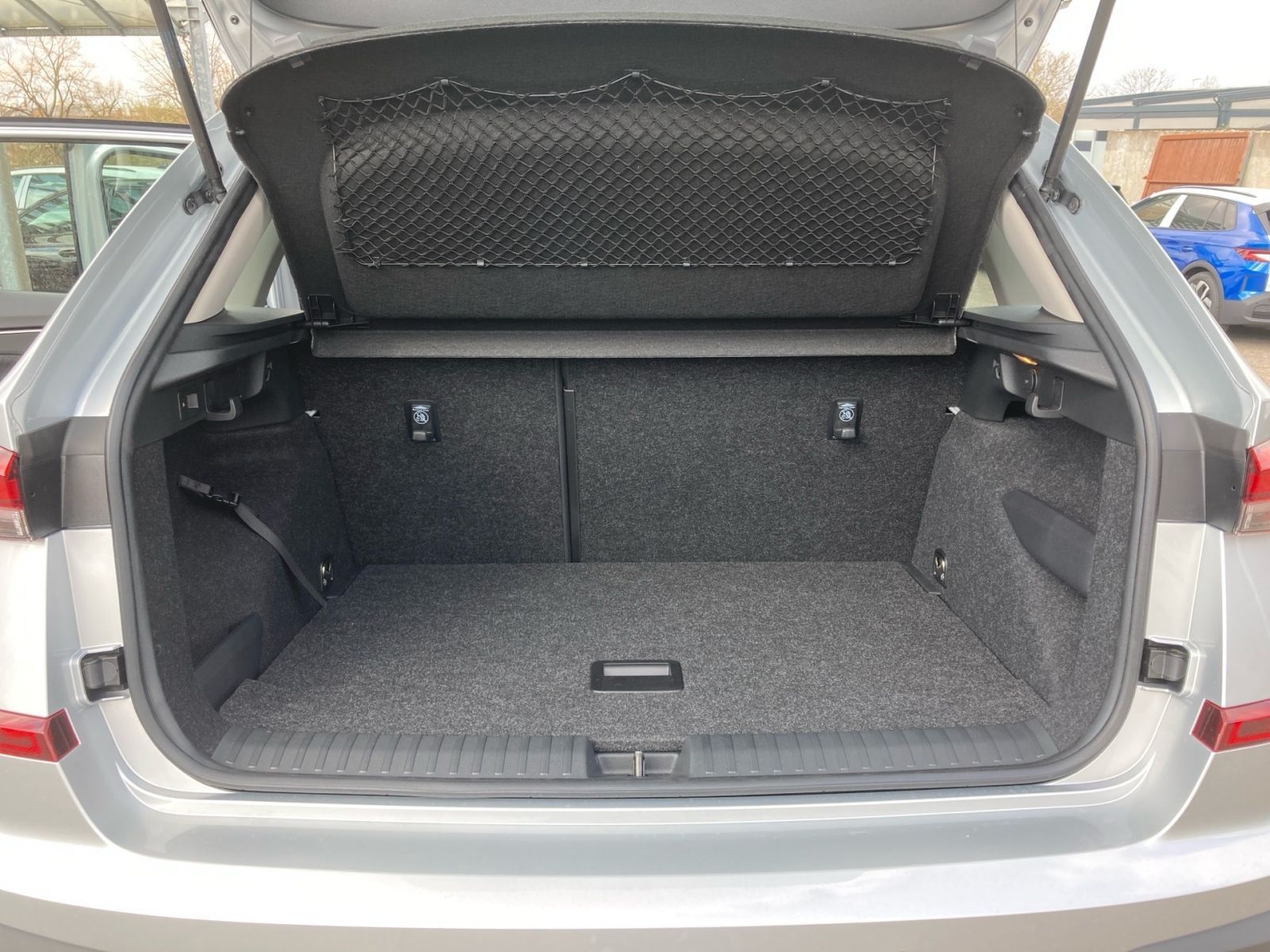 Fahrzeugabbildung SKODA Kamiq Selection 1,0 TSI 116PS DSG ACC Kamera AHK