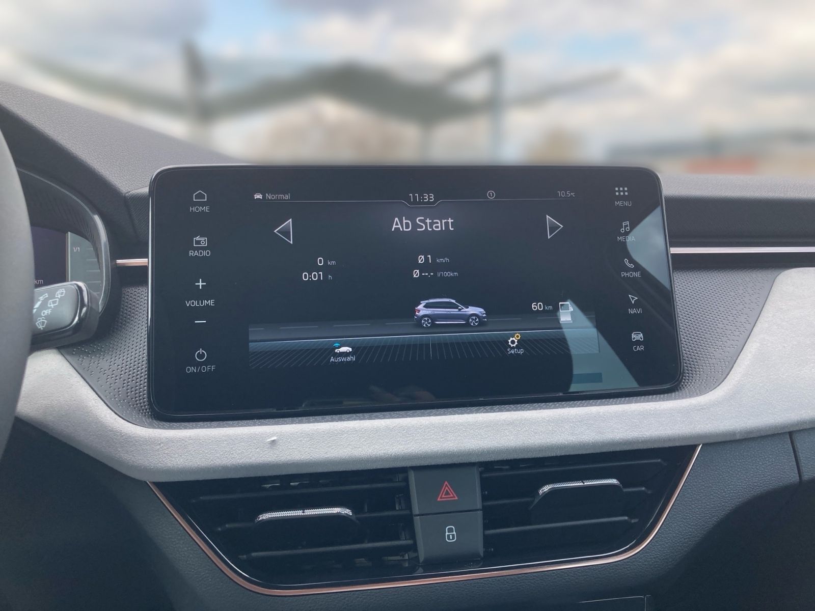 Fahrzeugabbildung SKODA Kamiq Selection 1,0 TSI 116PS DSG ACC Kamera AHK