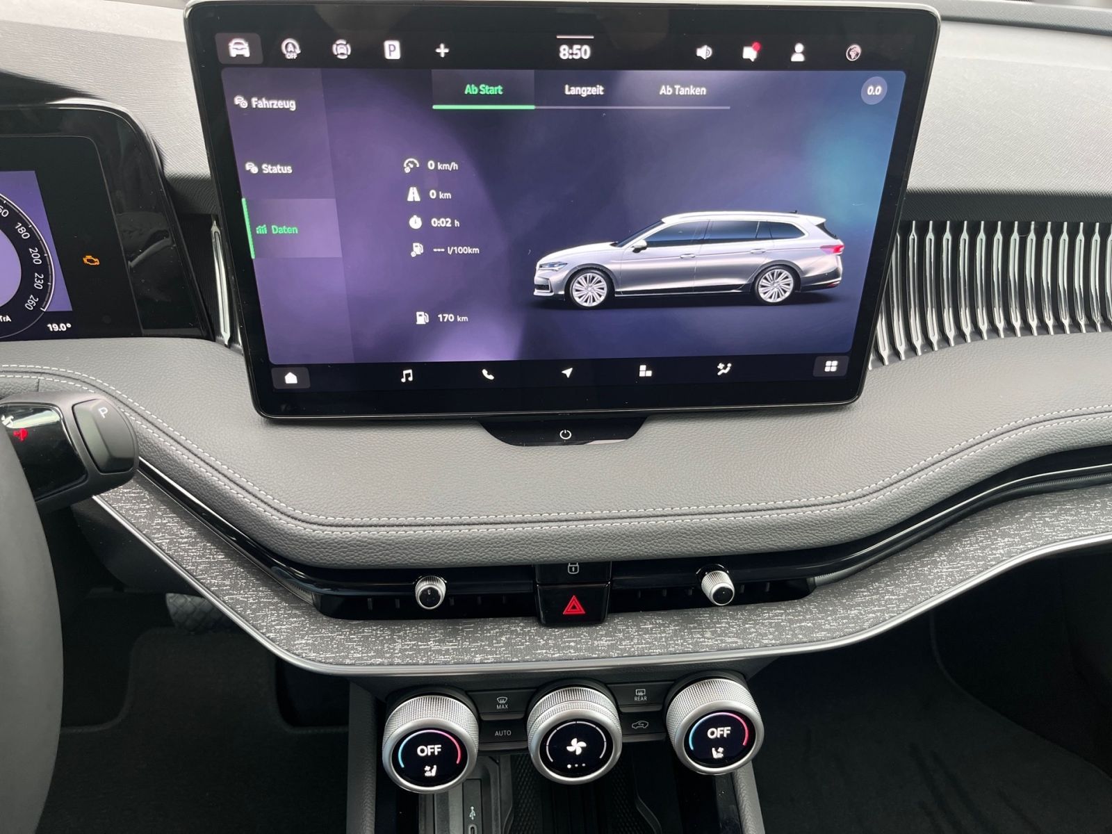 Fahrzeugabbildung SKODA Superb Combi Selection 2,0 TDI 193PS DSG 4x4 AHK