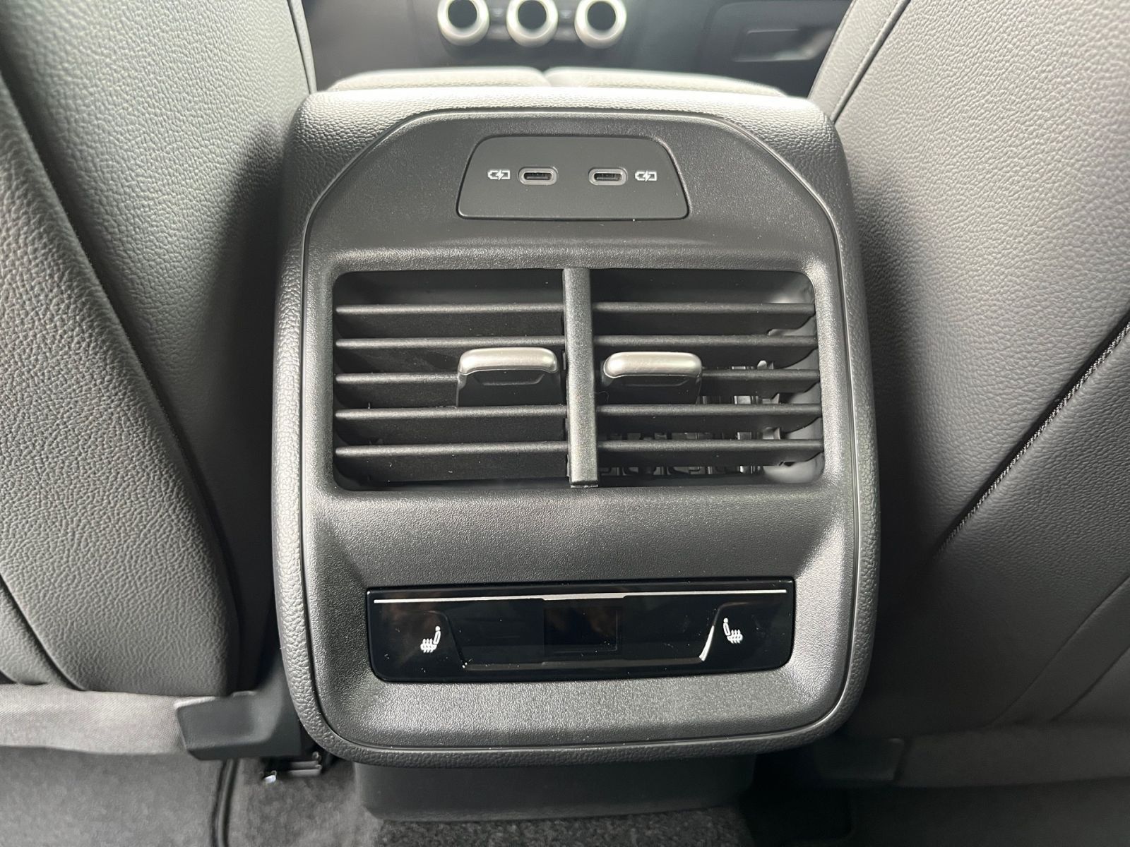 Fahrzeugabbildung SKODA Superb Combi Selection 2,0 TDI 193PS DSG 4x4 AHK