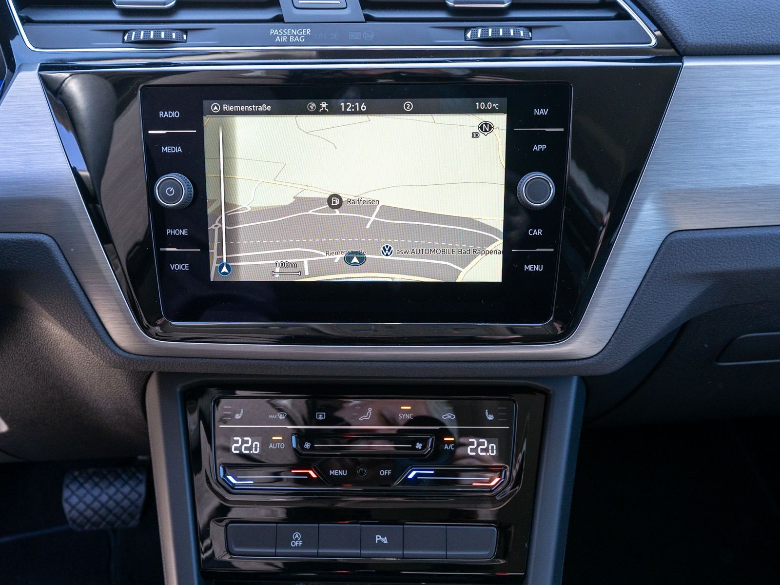 Fahrzeugabbildung Volkswagen Touran Comfortline 2.0 TDI DSG LED Navi PDC AHK