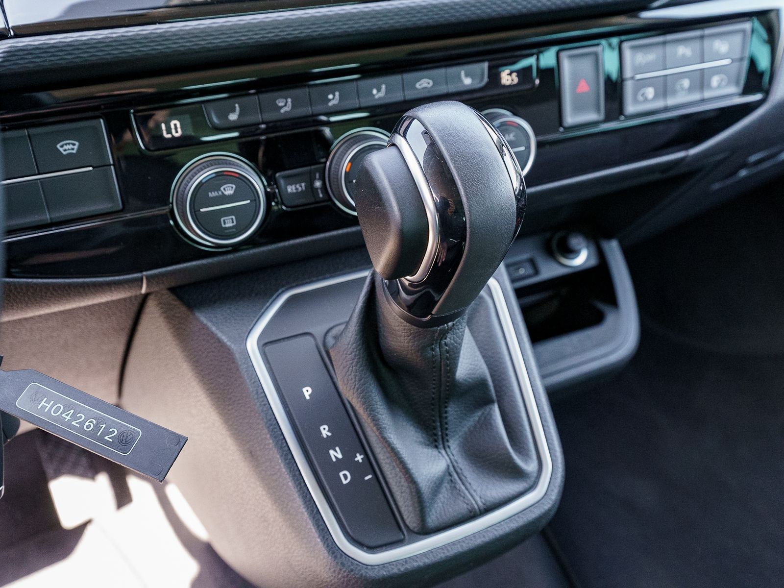 Fahrzeugabbildung Volkswagen T6.1 Multivan Highline 2.0 TDI DSG LED NAVI AHK