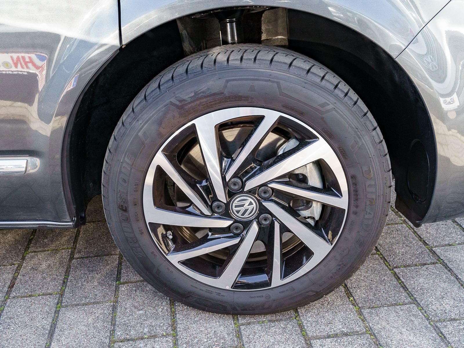Fahrzeugabbildung Volkswagen T6.1 Multivan Highline 2.0 TDI DSG LED NAVI AHK