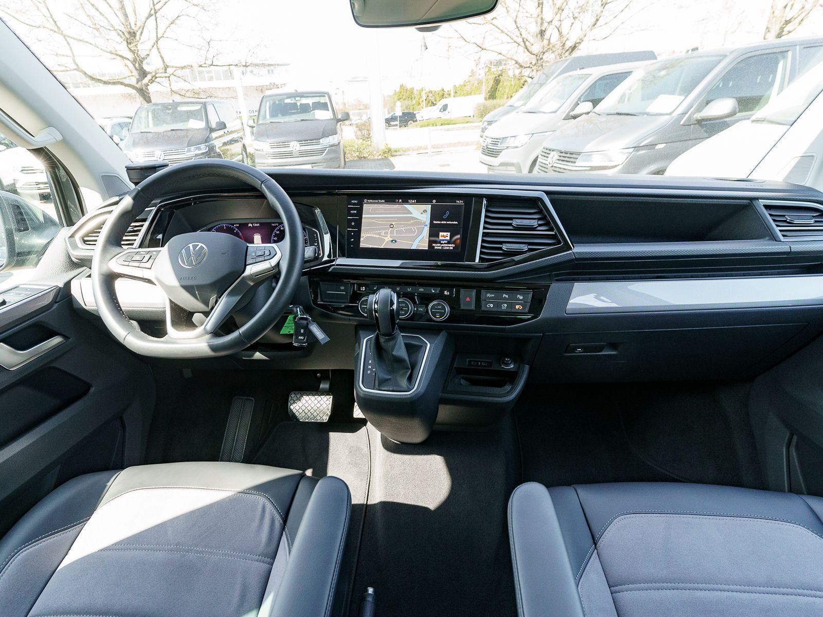 Fahrzeugabbildung Volkswagen T6.1 Multivan Highline 2.0 TDI DSG LED NAVI AHK
