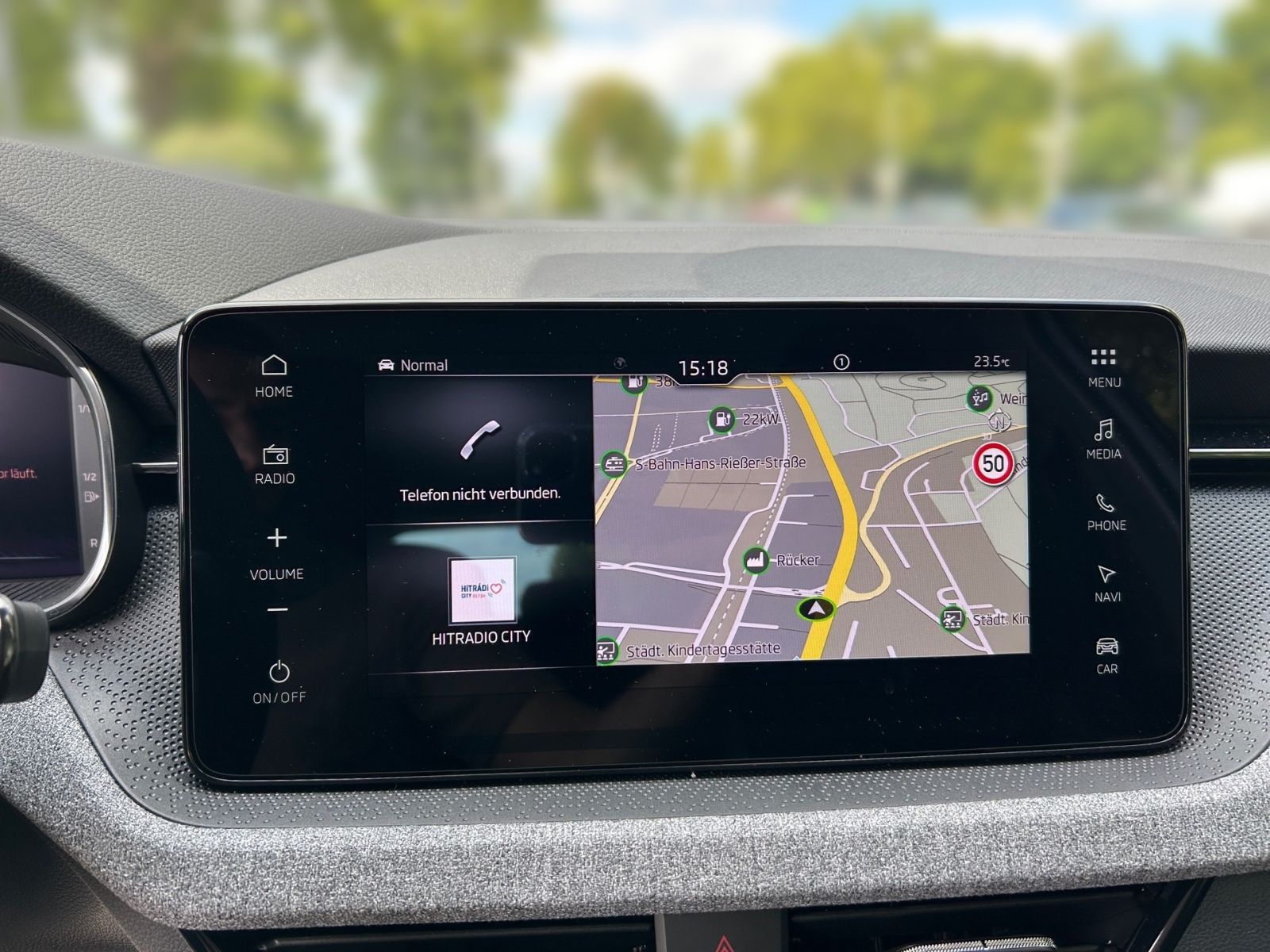 Fahrzeugabbildung SKODA Kamiq Tour 1,0 TSI 116PS DSG ACC Kamera PDC SHZ
