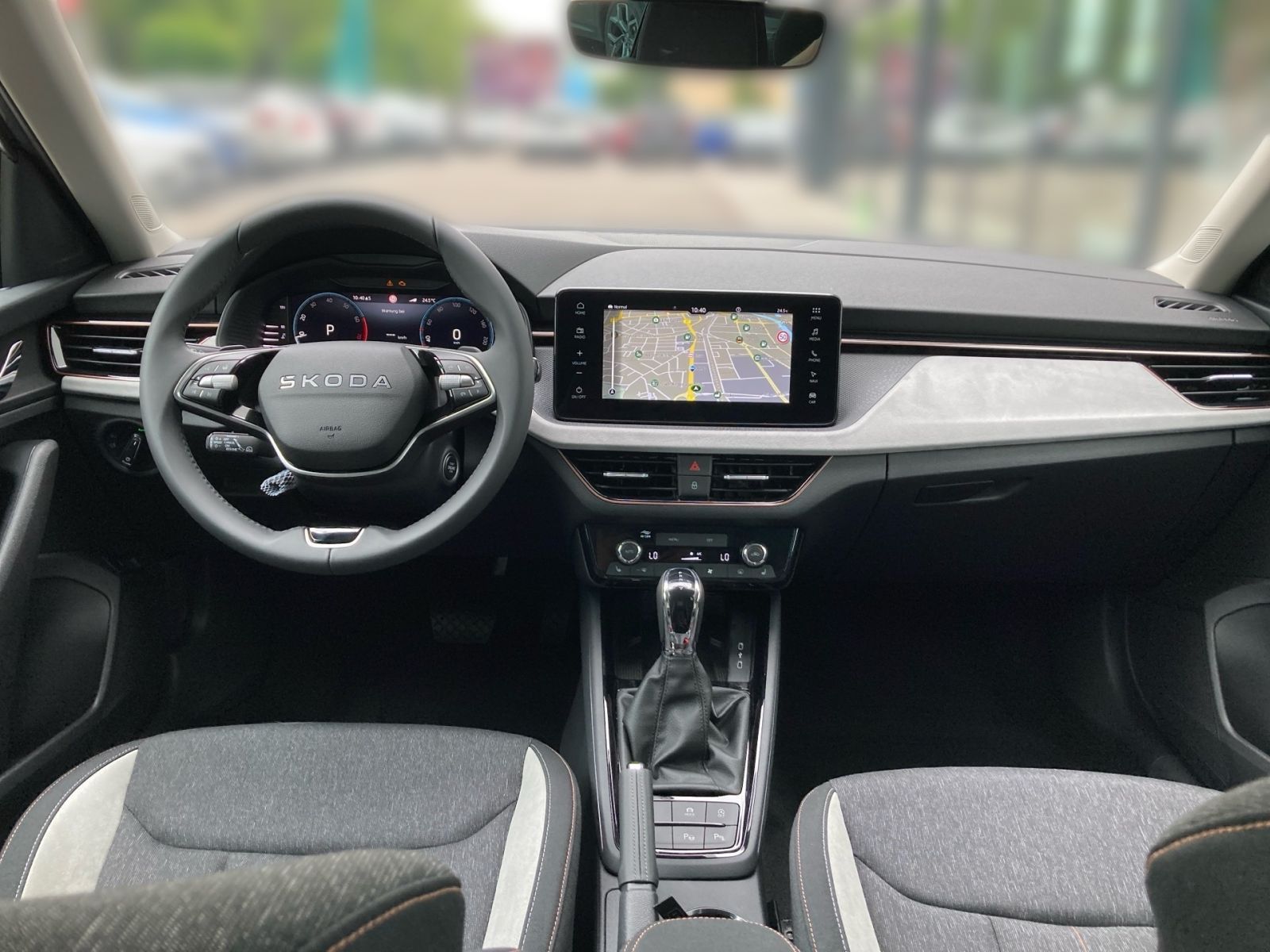 Fahrzeugabbildung SKODA Kamiq Tour 1,5 TSI 150PS DSG ACC SHZ Kamera AHK