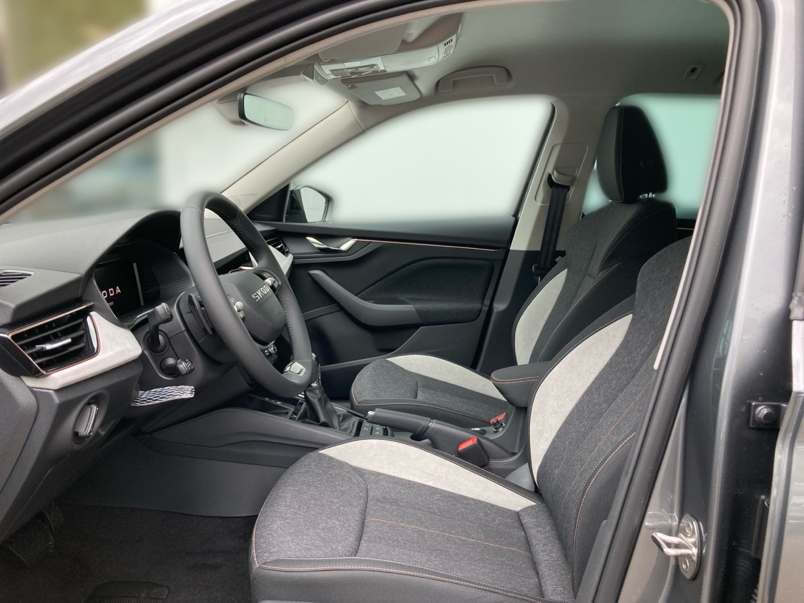 Fahrzeugabbildung SKODA Kamiq Tour 1,5 TSI 150PS DSG ACC SHZ Kamera AHK