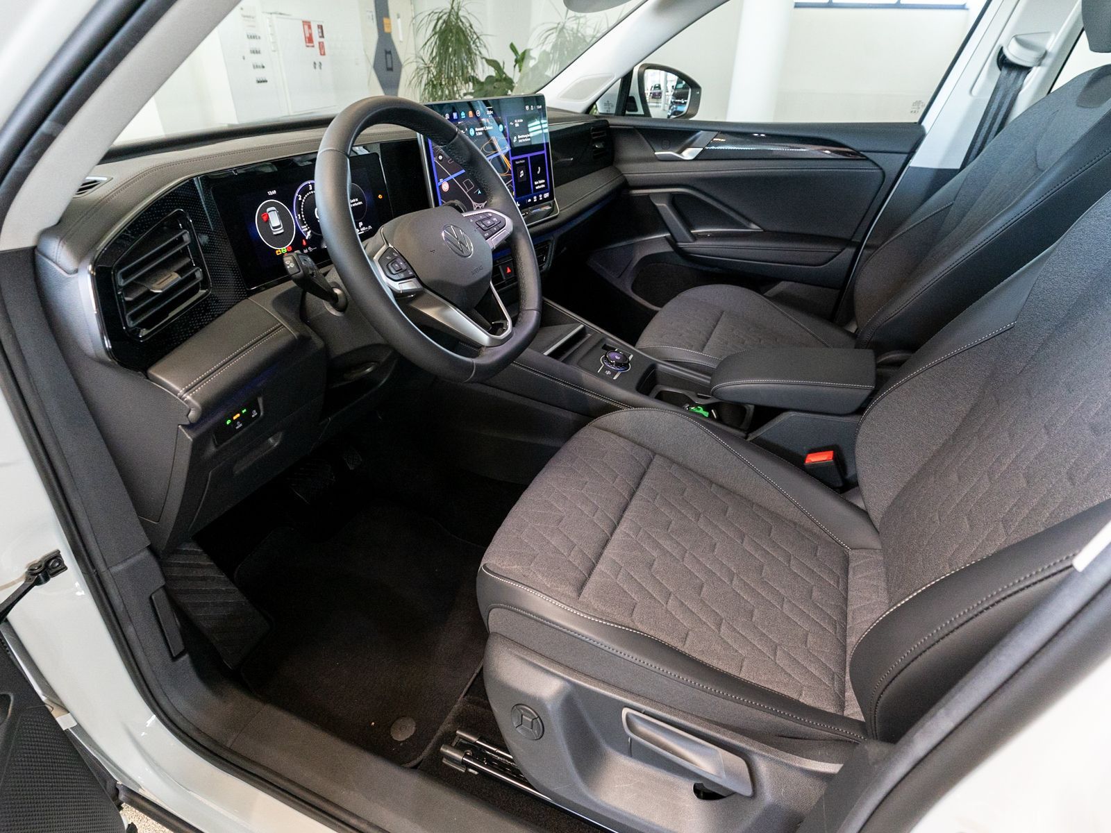 Fahrzeugabbildung Volkswagen Tiguan Life 2,0TDI DSG neues Modell DSG Navi AHK