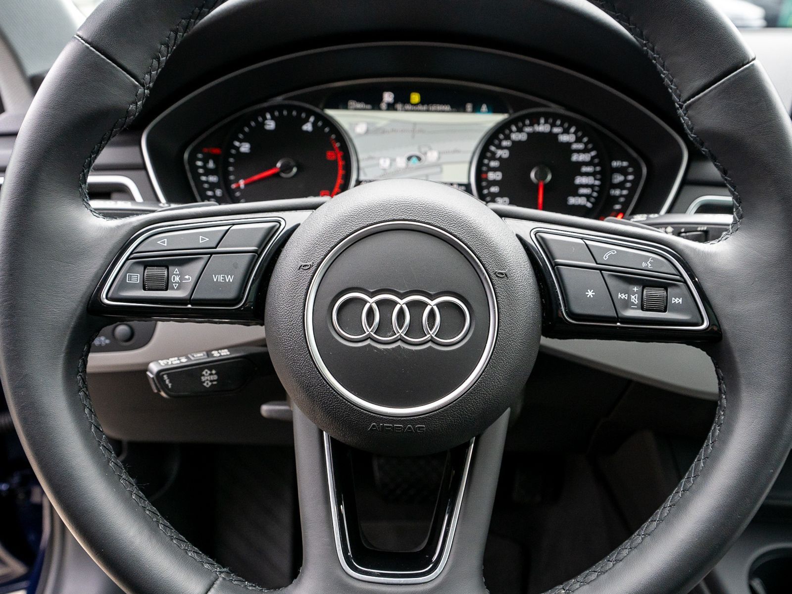 Fahrzeugabbildung Audi A4 Avant 40TDI quattro Stronic LED Navi PDC Pano