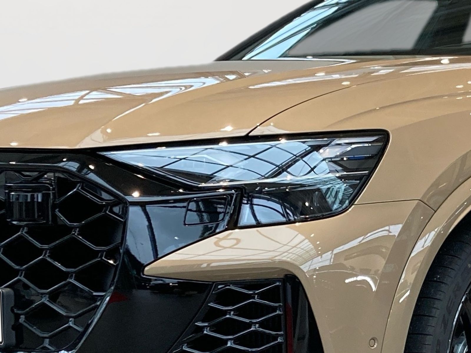 Fahrzeugabbildung Audi RS Q8 600 PS tiptronic ACC TOPVIEW B&O KEYLESS