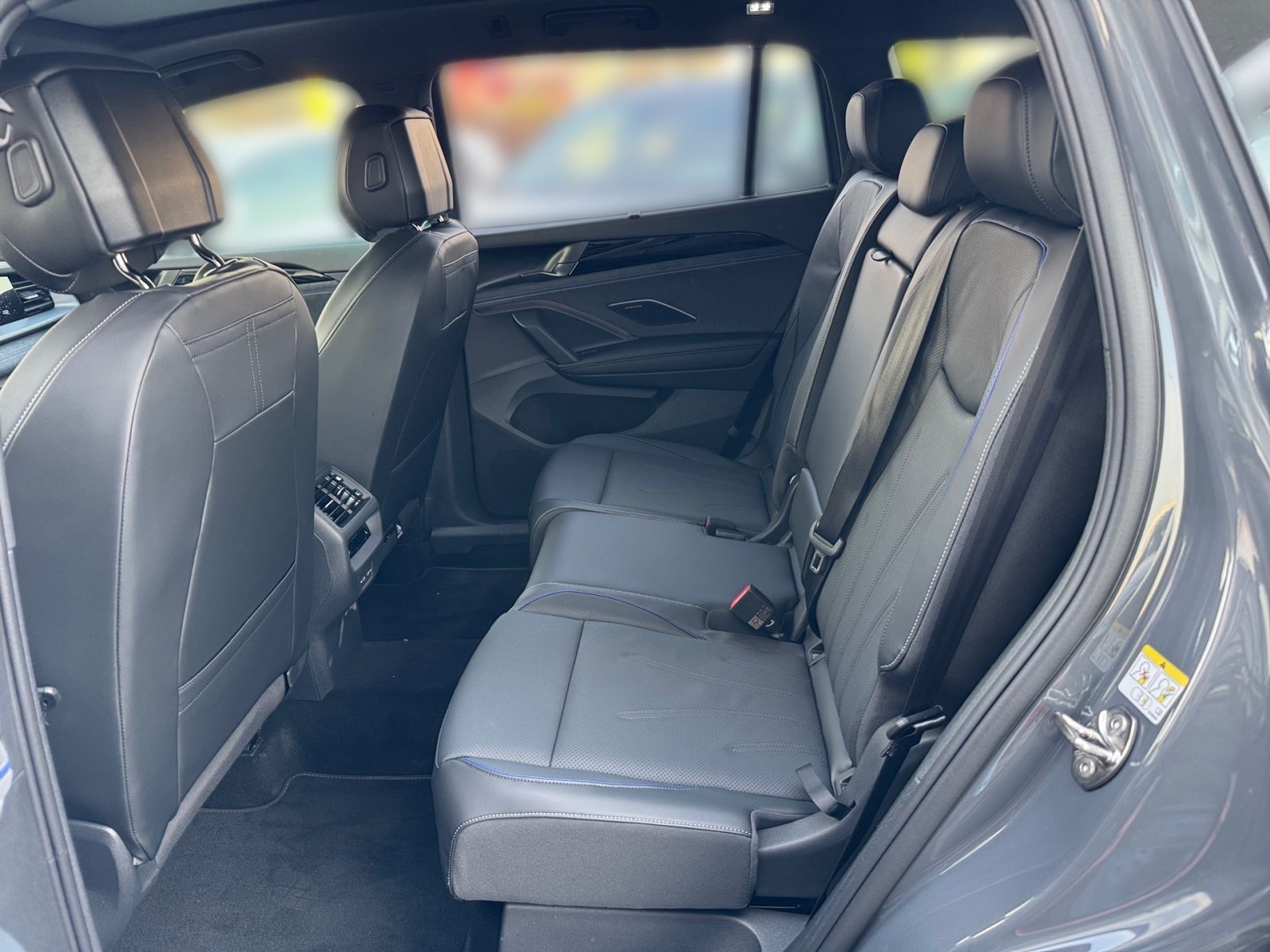 Fahrzeugabbildung Volkswagen Tayron R-Line 1.5 eHybrid 130kW / 85kW DSG