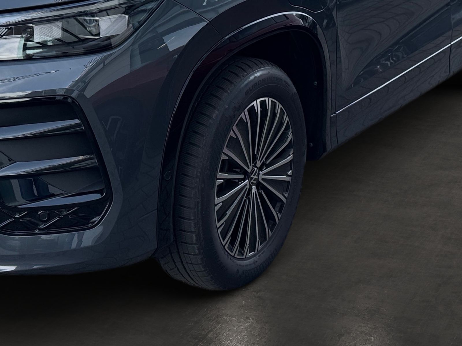 Fahrzeugabbildung Volkswagen Tayron R-Line 1.5 eHybrid 130kW / 85kW DSG