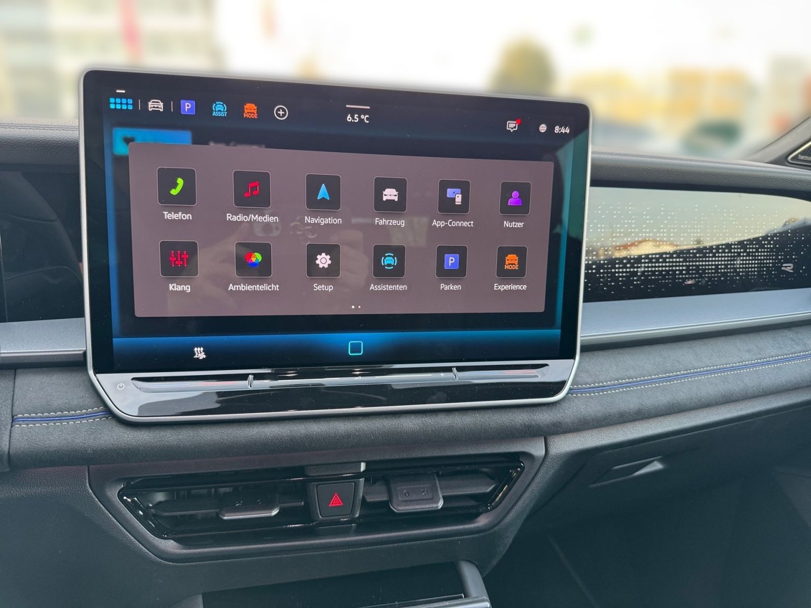 Fahrzeugabbildung Volkswagen Tayron R-Line 1.5 eHybrid 130kW / 85kW DSG