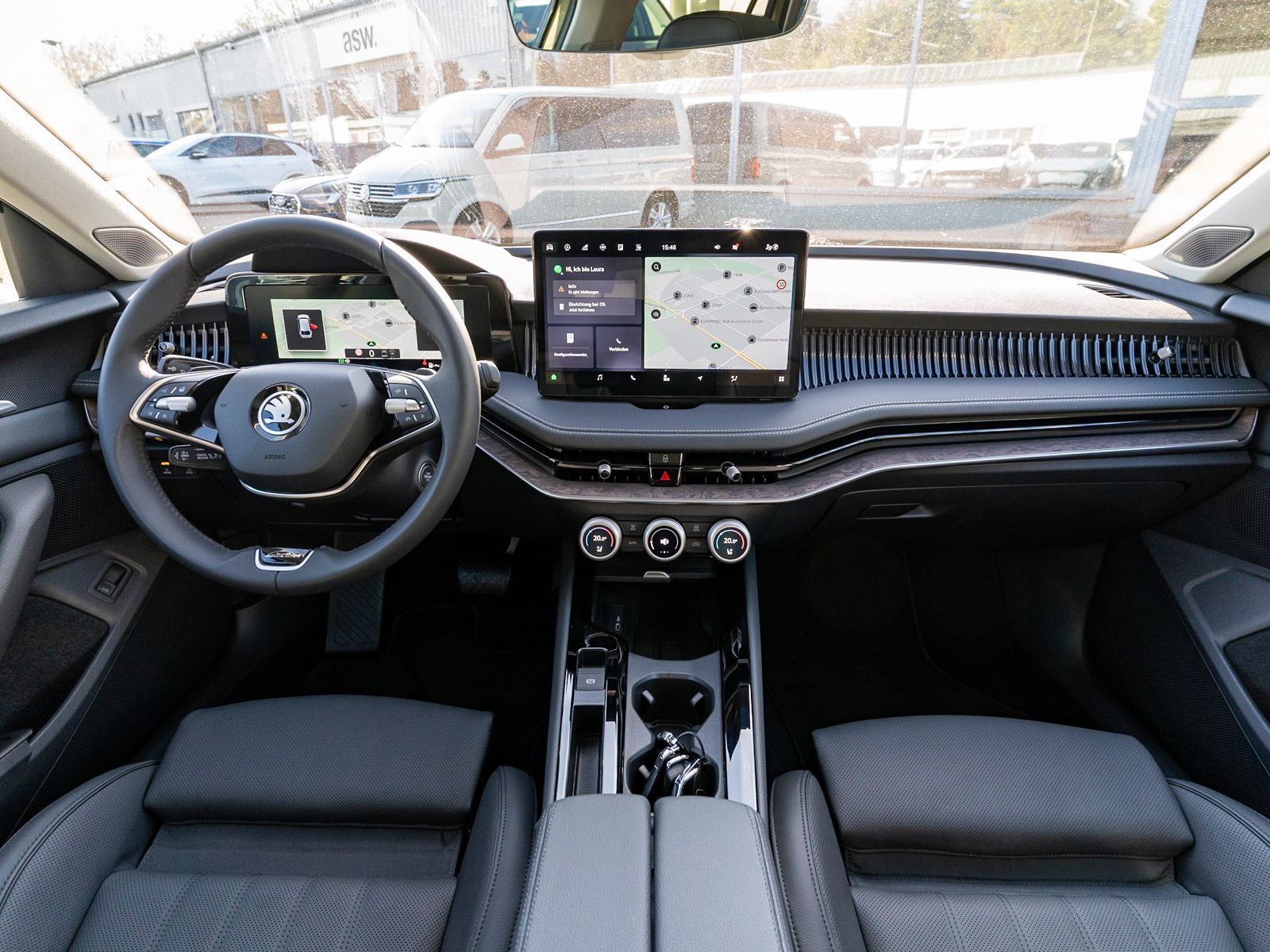 Fahrzeugabbildung SKODA Superb Combi L&K 2.0TDI DSG LED NAVI PANO VC AHK
