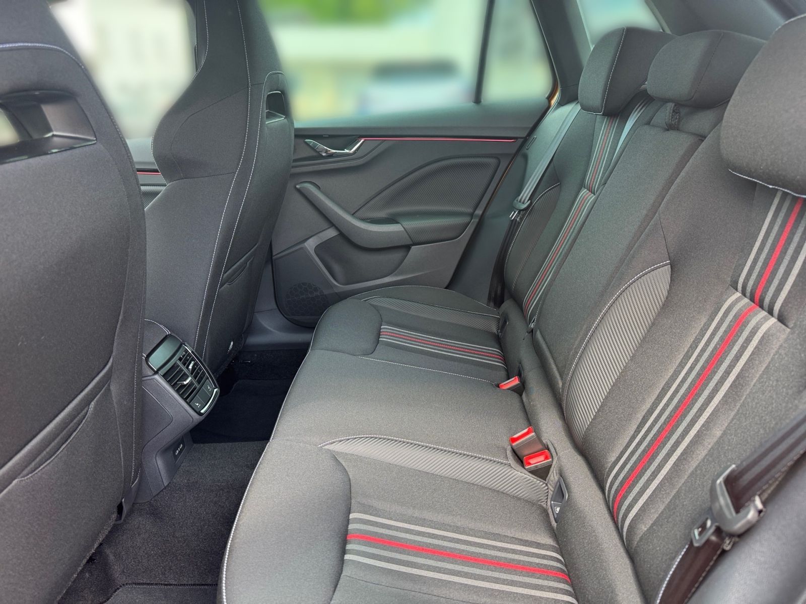 Fahrzeugabbildung SKODA Kamiq Monte Carlo 1,5 TSI 150PS DSG ACC SHZ AHK