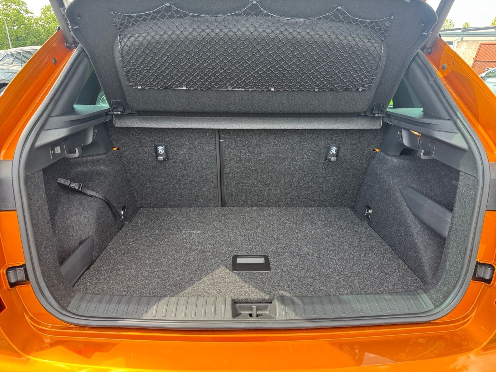 Fahrzeugabbildung SKODA Kamiq Monte Carlo 1,5 TSI 150PS DSG ACC SHZ AHK