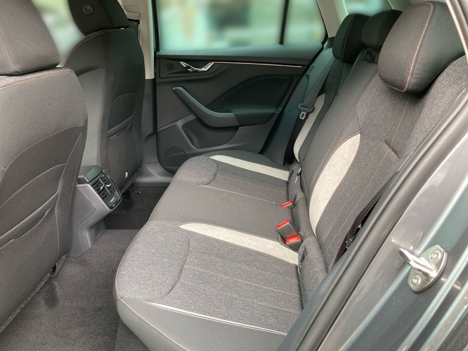 Fahrzeugabbildung SKODA Kamiq Tour 1,5 TSI 150PS DSG ACC Kamera SHZ AHK