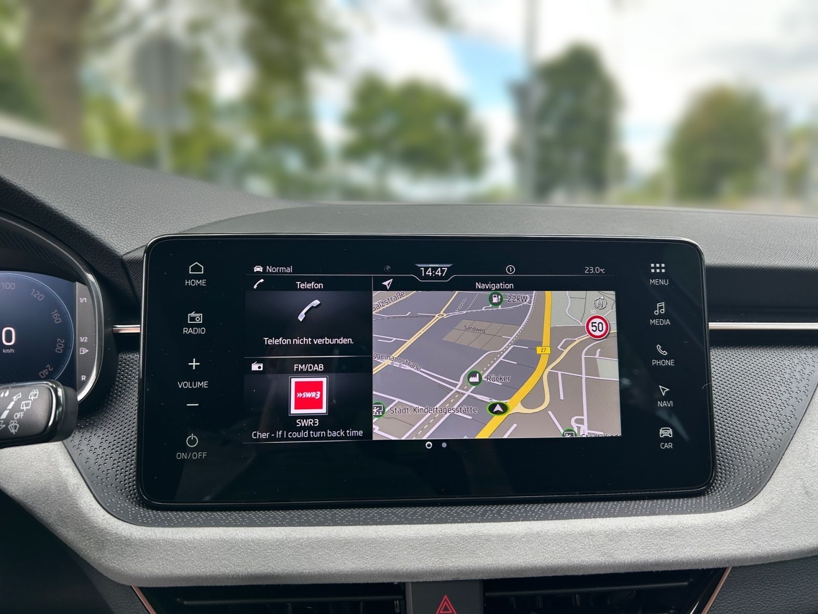 Fahrzeugabbildung SKODA Kamiq Tour 1,0 TSI 116PS DSG ACC Navi SHZ AHK