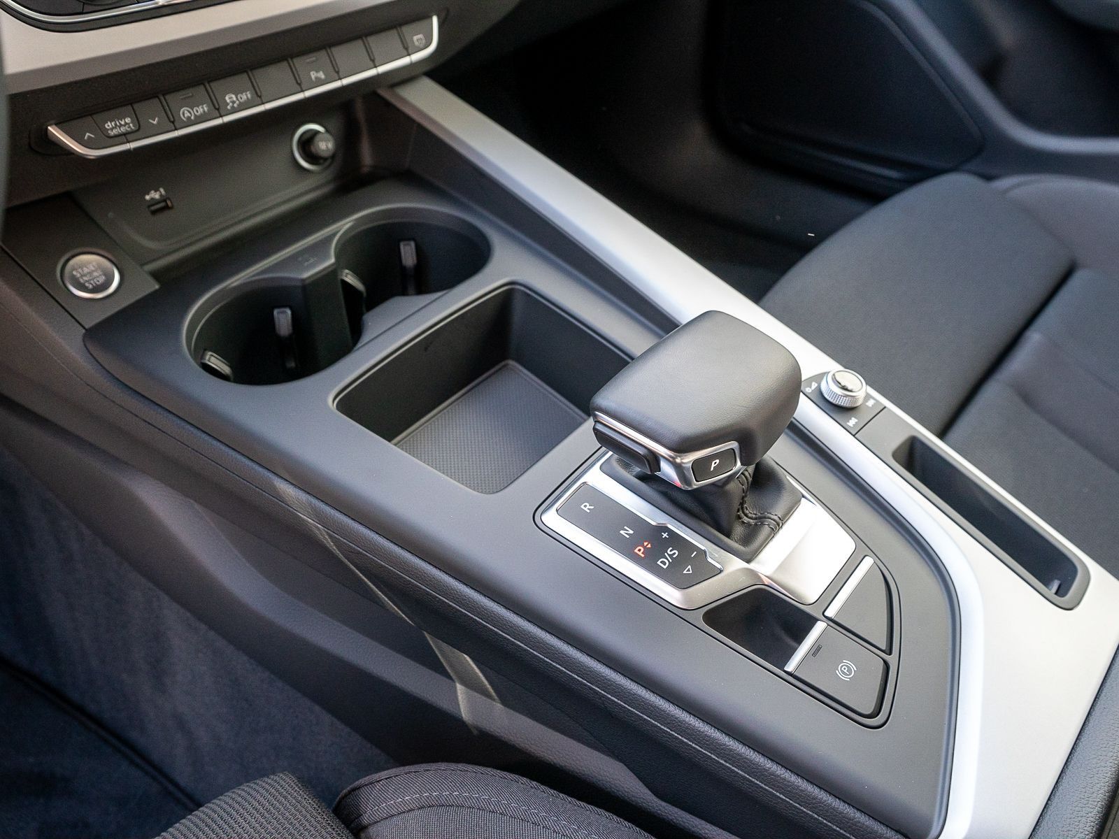 Fahrzeugabbildung Audi A4 Avant advanced 40TDI quatt Stron LED Navi RFK