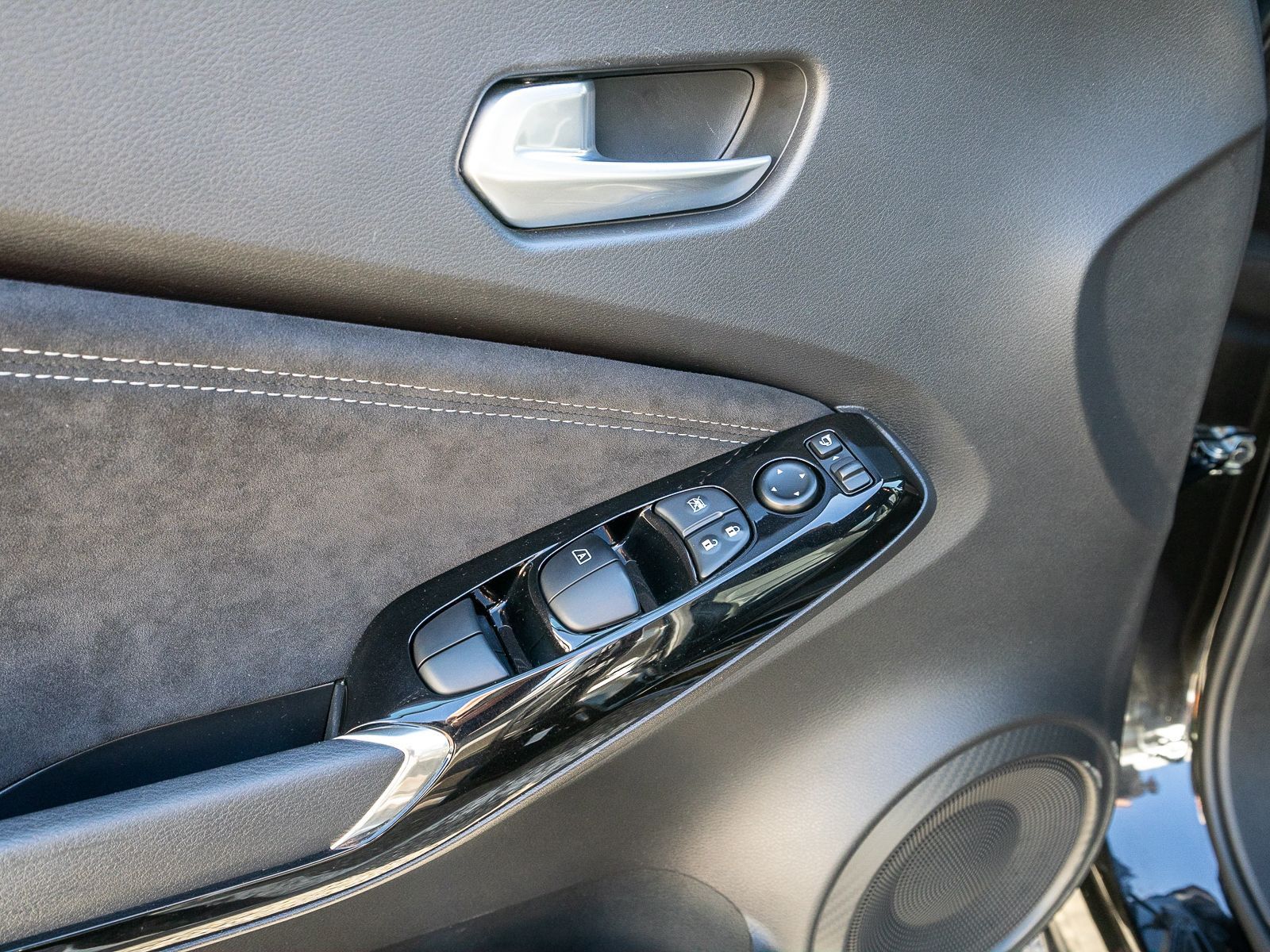 Fahrzeugabbildung Nissan Juke 1.0 DIG-T N-Design Automatik LED NAVI 360°