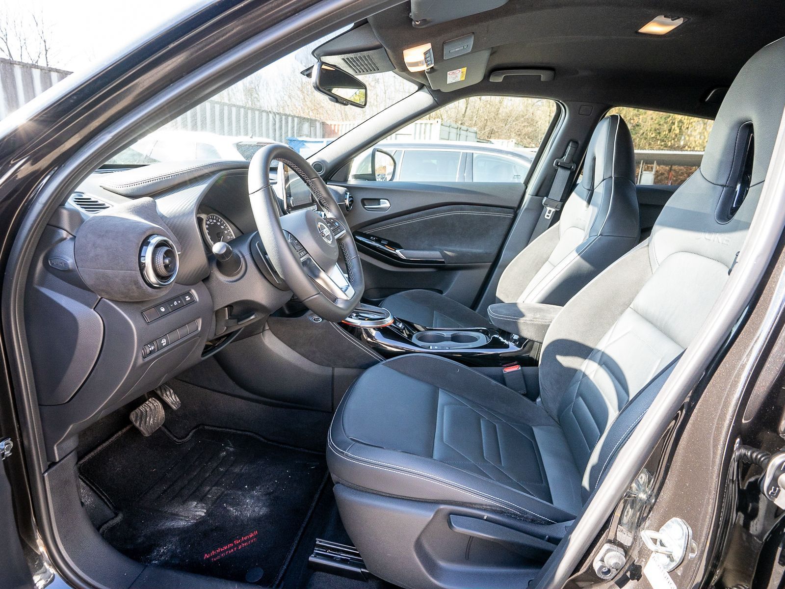 Fahrzeugabbildung Nissan Juke 1.0 DIG-T N-Design Automatik LED NAVI 360°