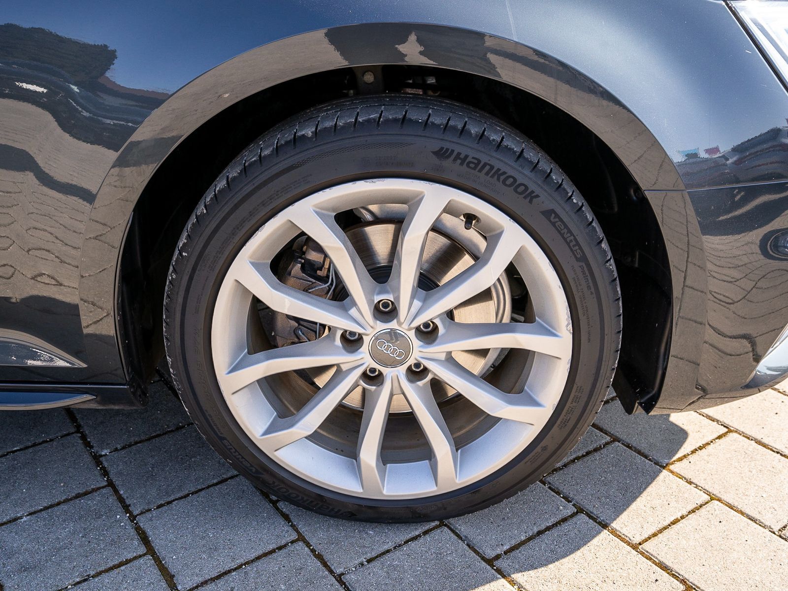 Fahrzeugabbildung Audi A4 Avant Sline 2.0TFSI ultra Matrix Navi PDC SHZ