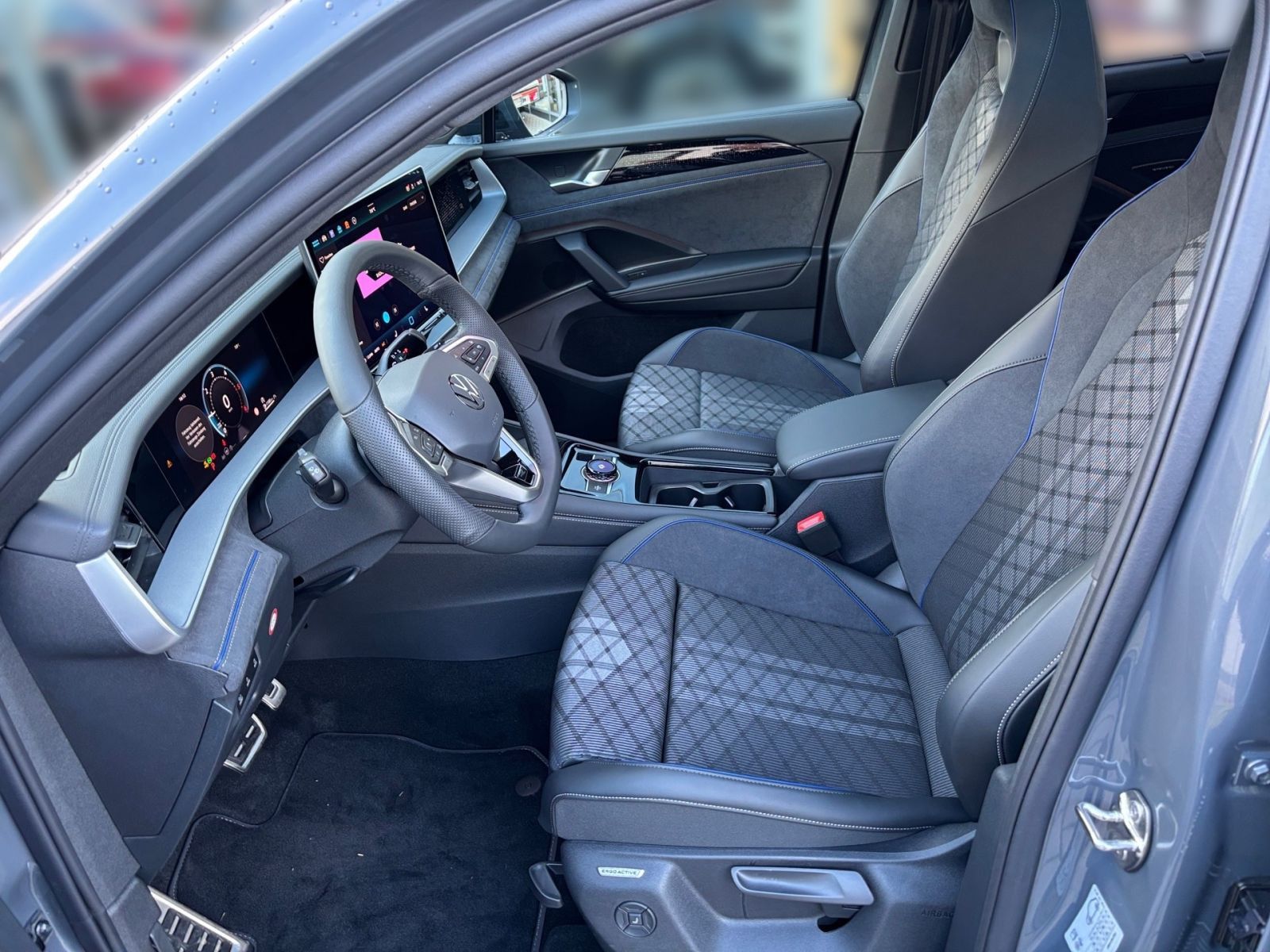 Fahrzeugabbildung Volkswagen Tayron R-Line 2.0 l TDI 4MOTION 193 PS DSG AHK I