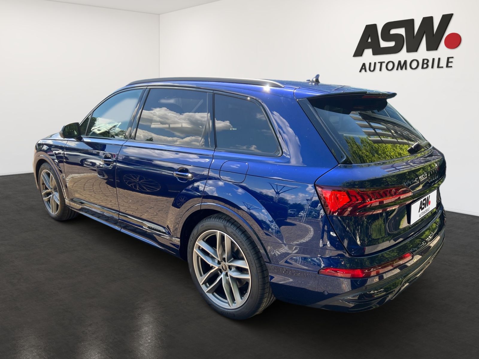 Fahrzeugabbildung Audi Q7 S line 55 TFSI e quattro 280(381) kW(PS) tipt