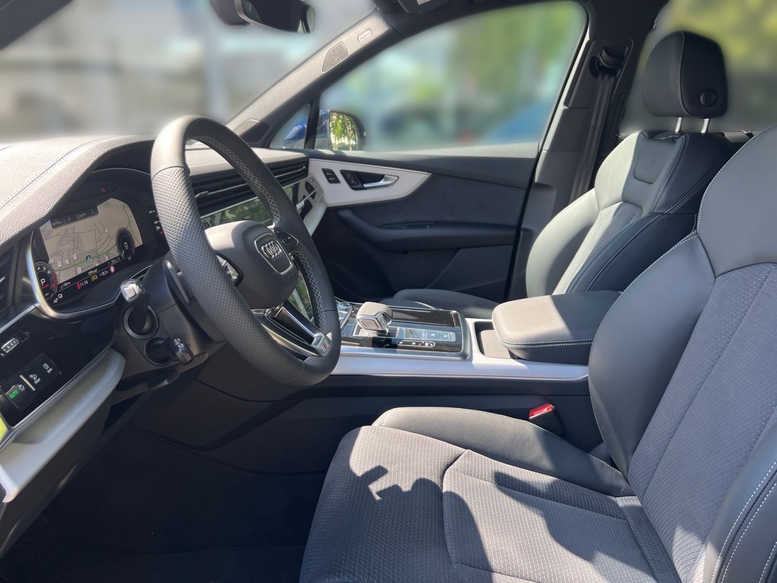 Fahrzeugabbildung Audi Q7 S line 55 TFSI e quattro 280(381) kW(PS) tipt