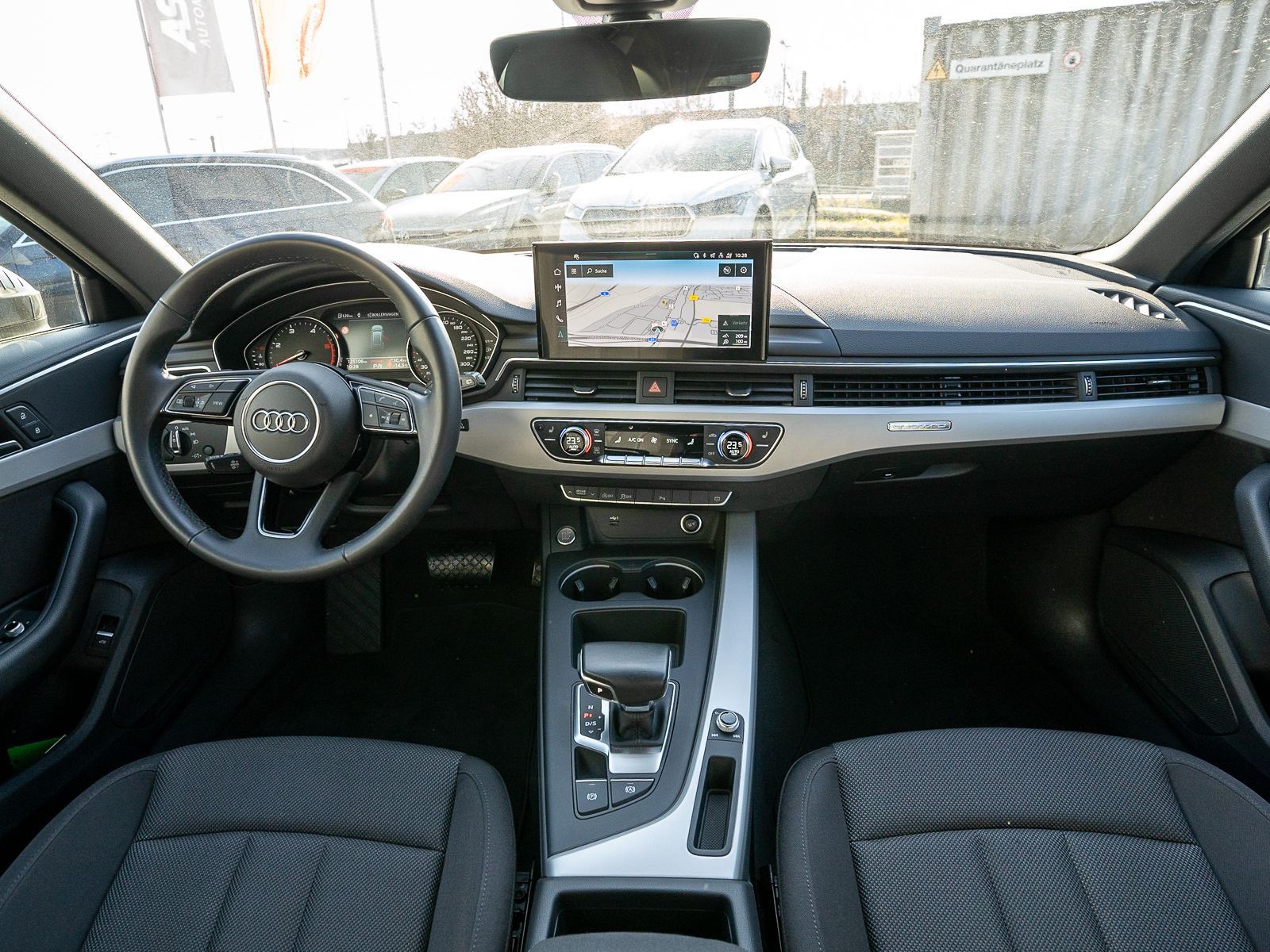 Fahrzeugabbildung Audi A4 Avant 40 TDI quattro S tronic PDC SHZ NAVI