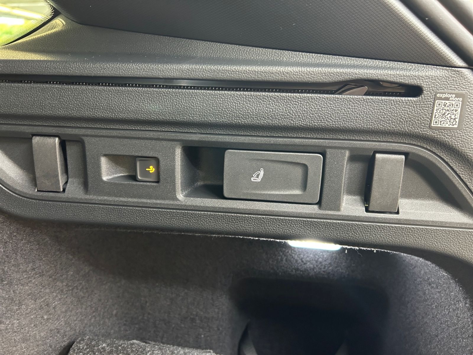 Fahrzeugabbildung SKODA Superb Combi Sportline 2,0 TDI 193 DSG 4x4 AHK