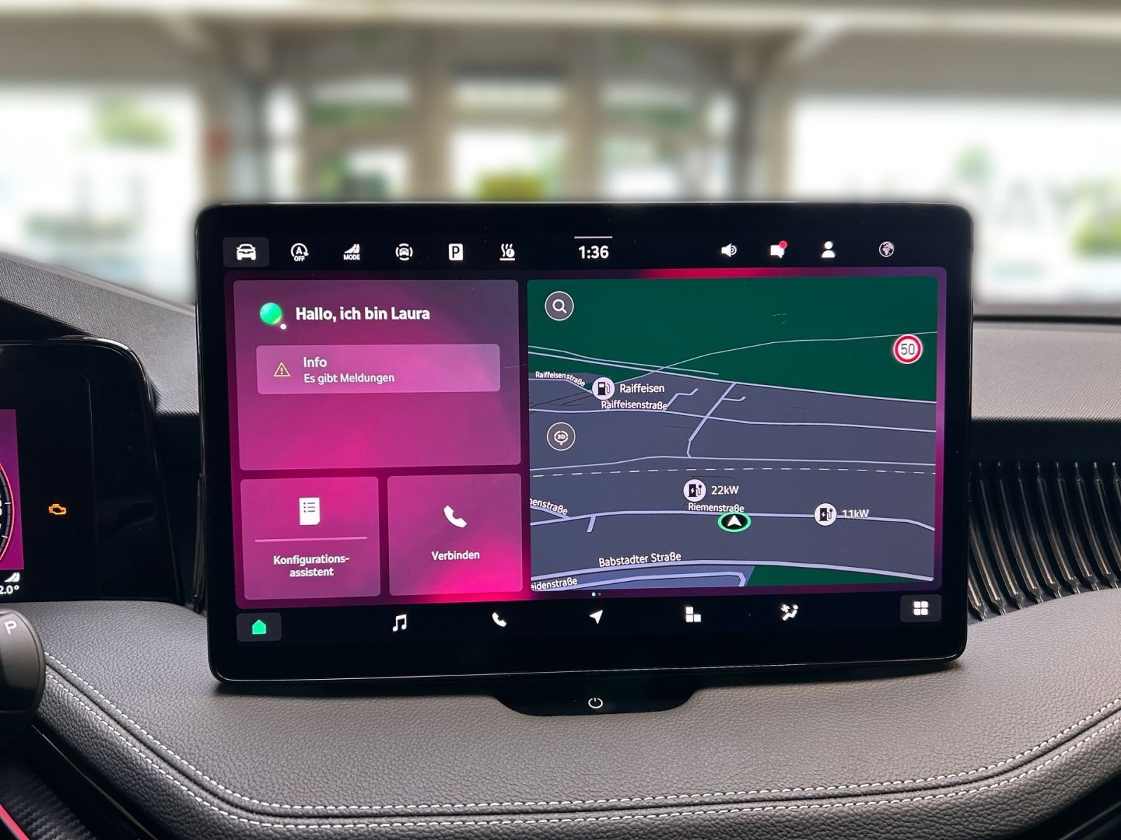Fahrzeugabbildung SKODA Superb Combi Sportline 2,0 TDI 193 DSG 4x4 AHK