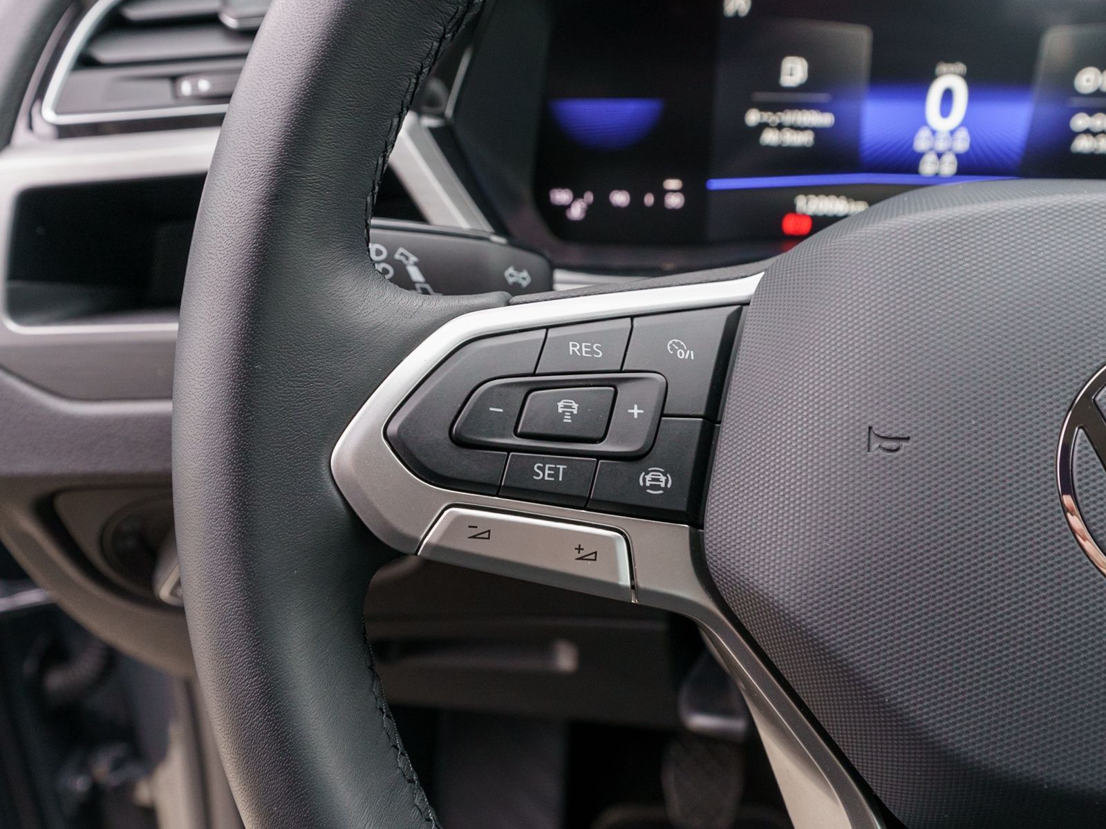 Fahrzeugabbildung Volkswagen Touran Comfortline 1.5TSI Navi ACC PDC VC AHK 7S